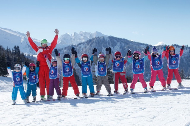 Children alpine ski lessons 3-12 years