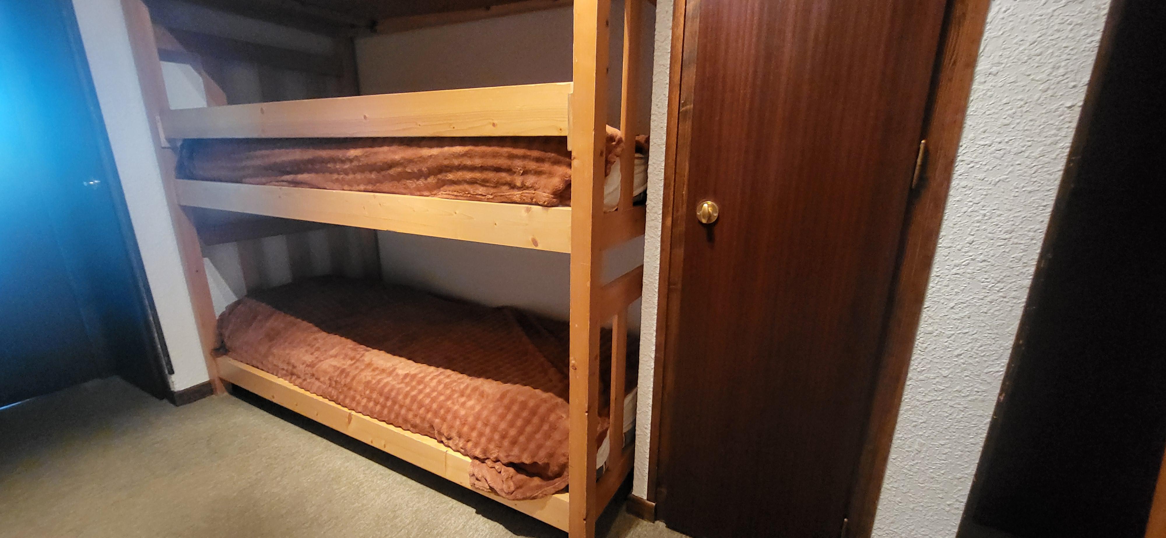 2-lits-superpos-s-couloir-4797509