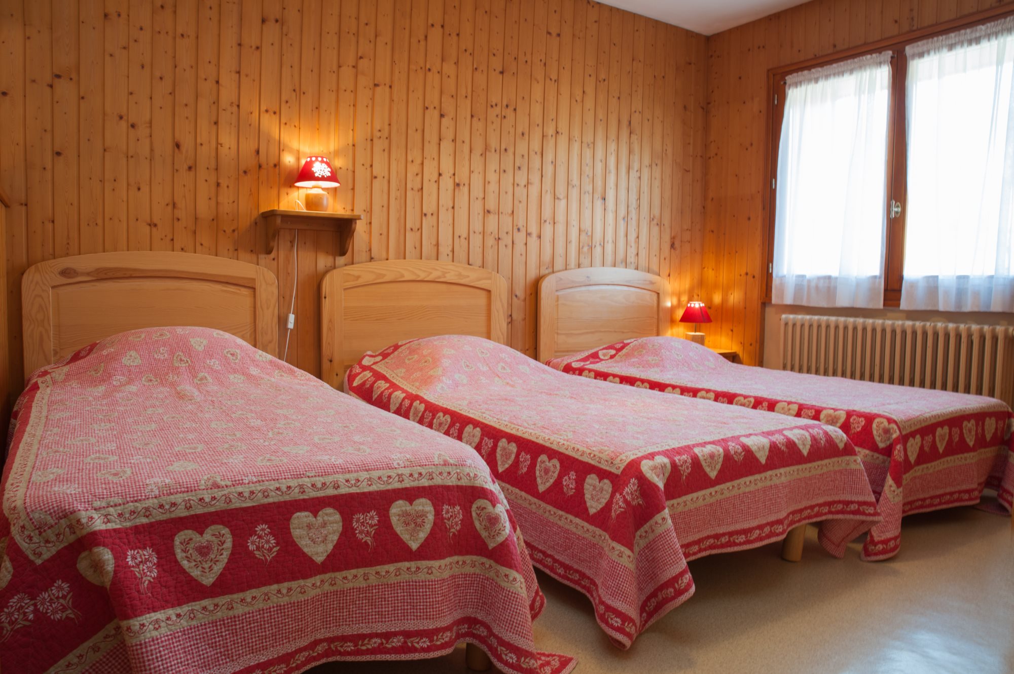 Chambre avec lits simples/Bedroom with single beds-Tilleuls n°02-Le Grand-Bornand