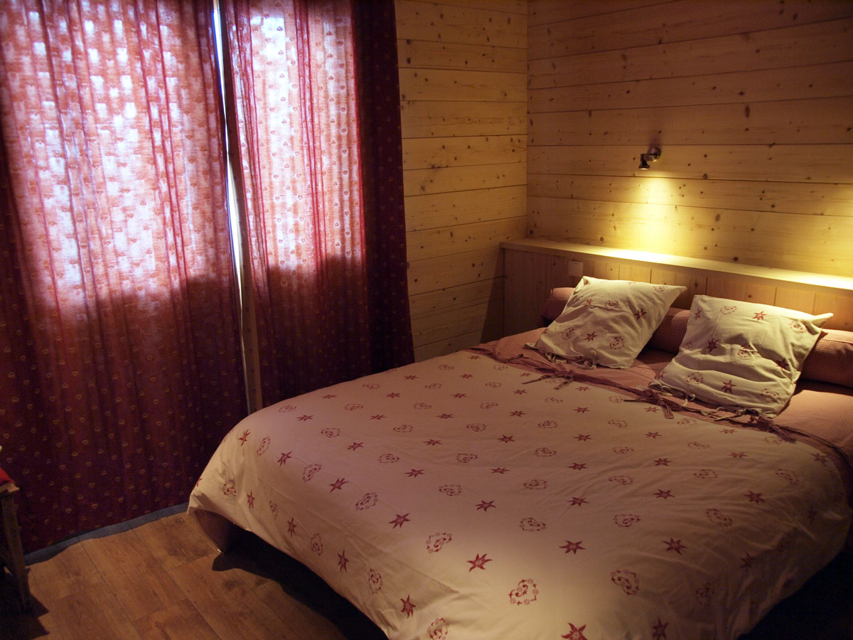 Chambre lit double/ Bedroom - Chalet la Perle des Neiges - Le Grand-Bornand
