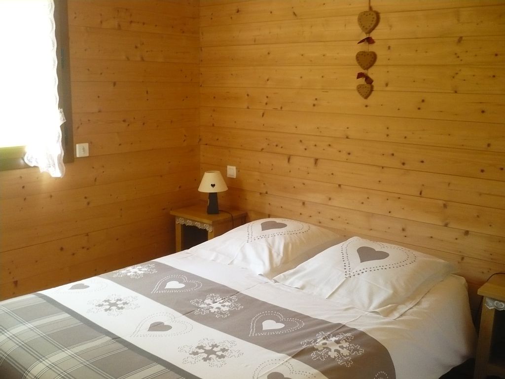 Chambre lit double/ Bedroom -Chez Hudry Laurent - Le Grand-Bornand