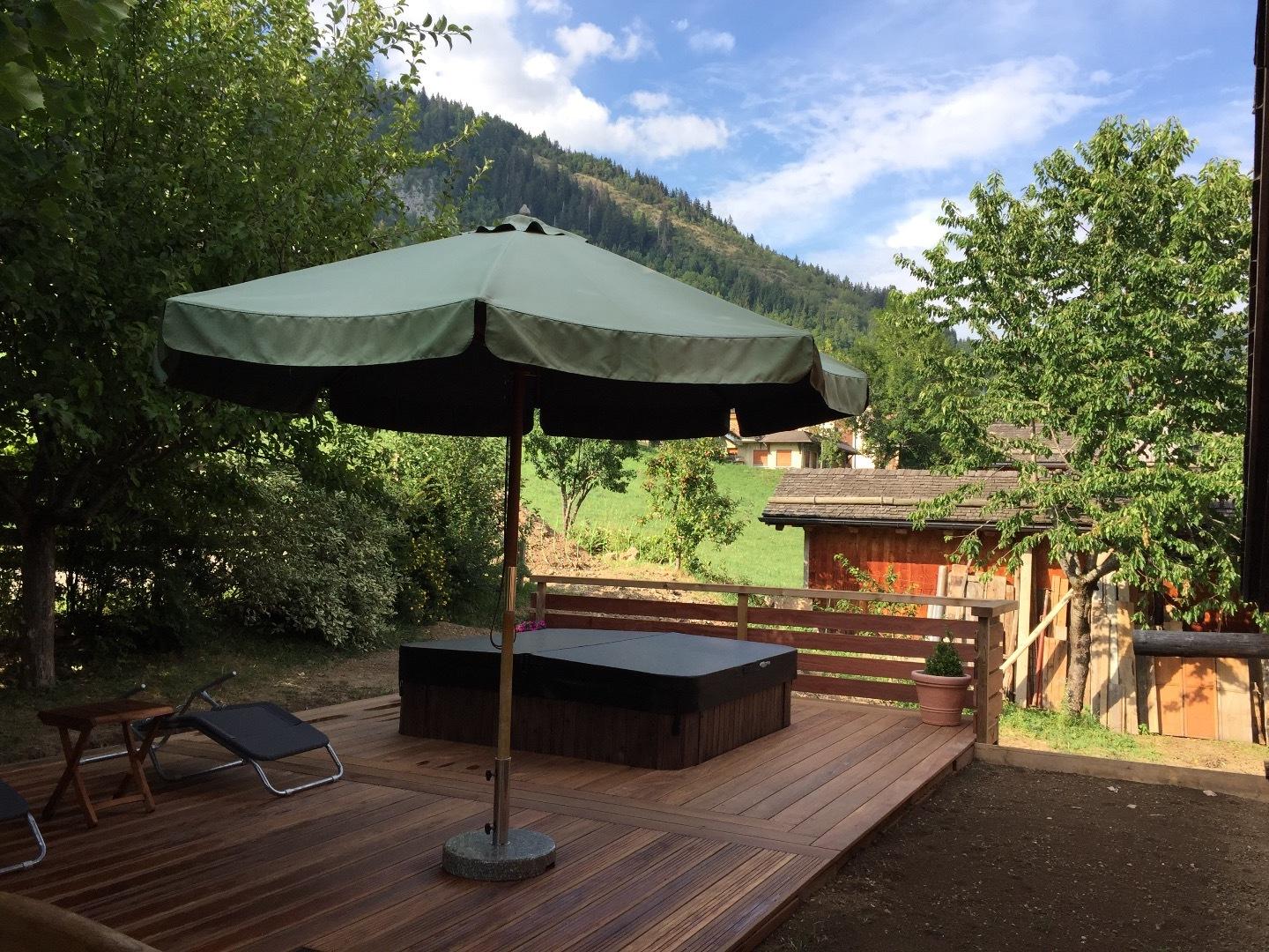 Terrasse avec Jacuzzi