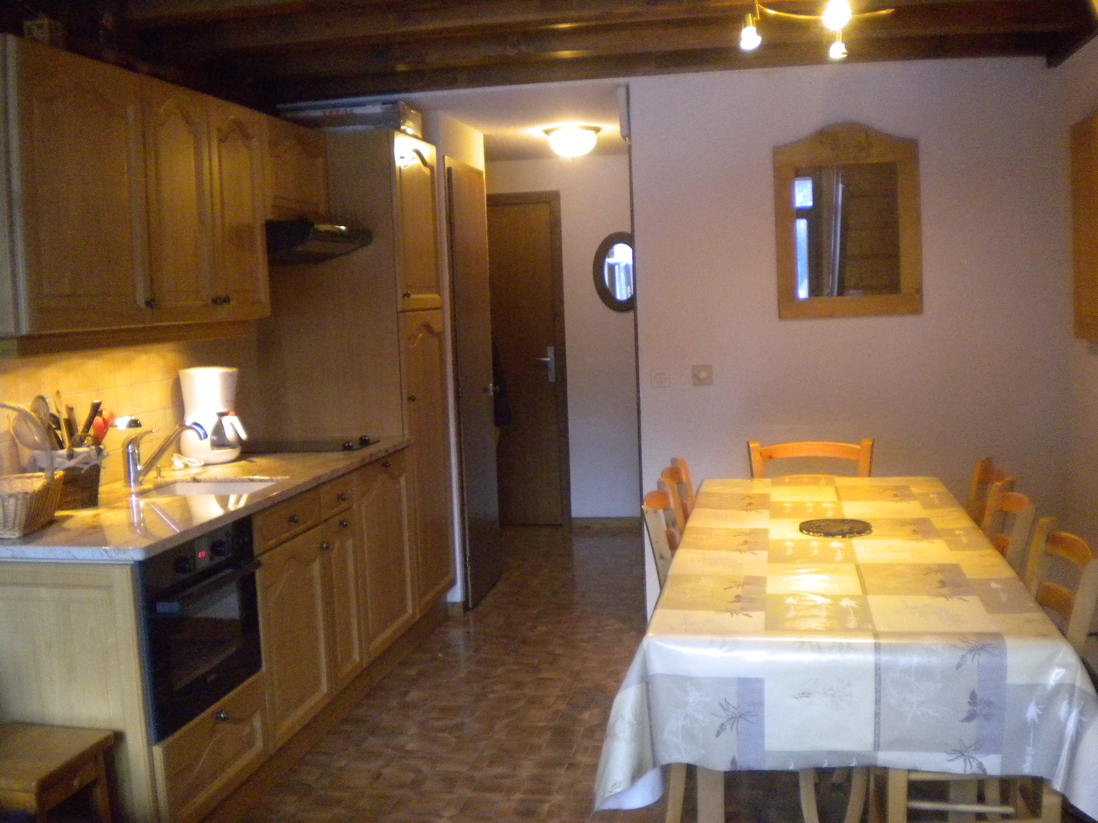 Cuisine et salle à manger/Kitchen and dining room-Plein Sud D n°12-Le Grand-Bornand
