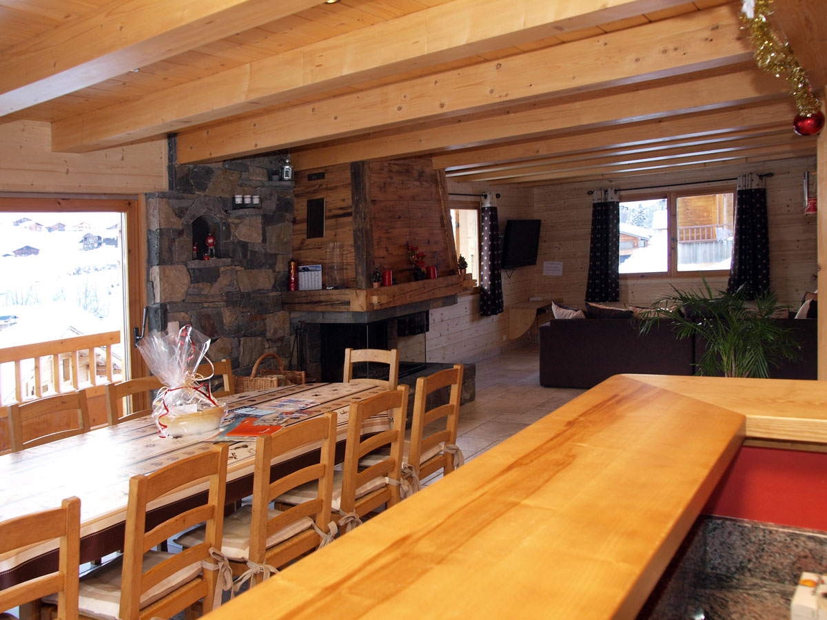 Pièce principale / Main room - Chalet la Perle des Neiges - Le Grand-Bornand
