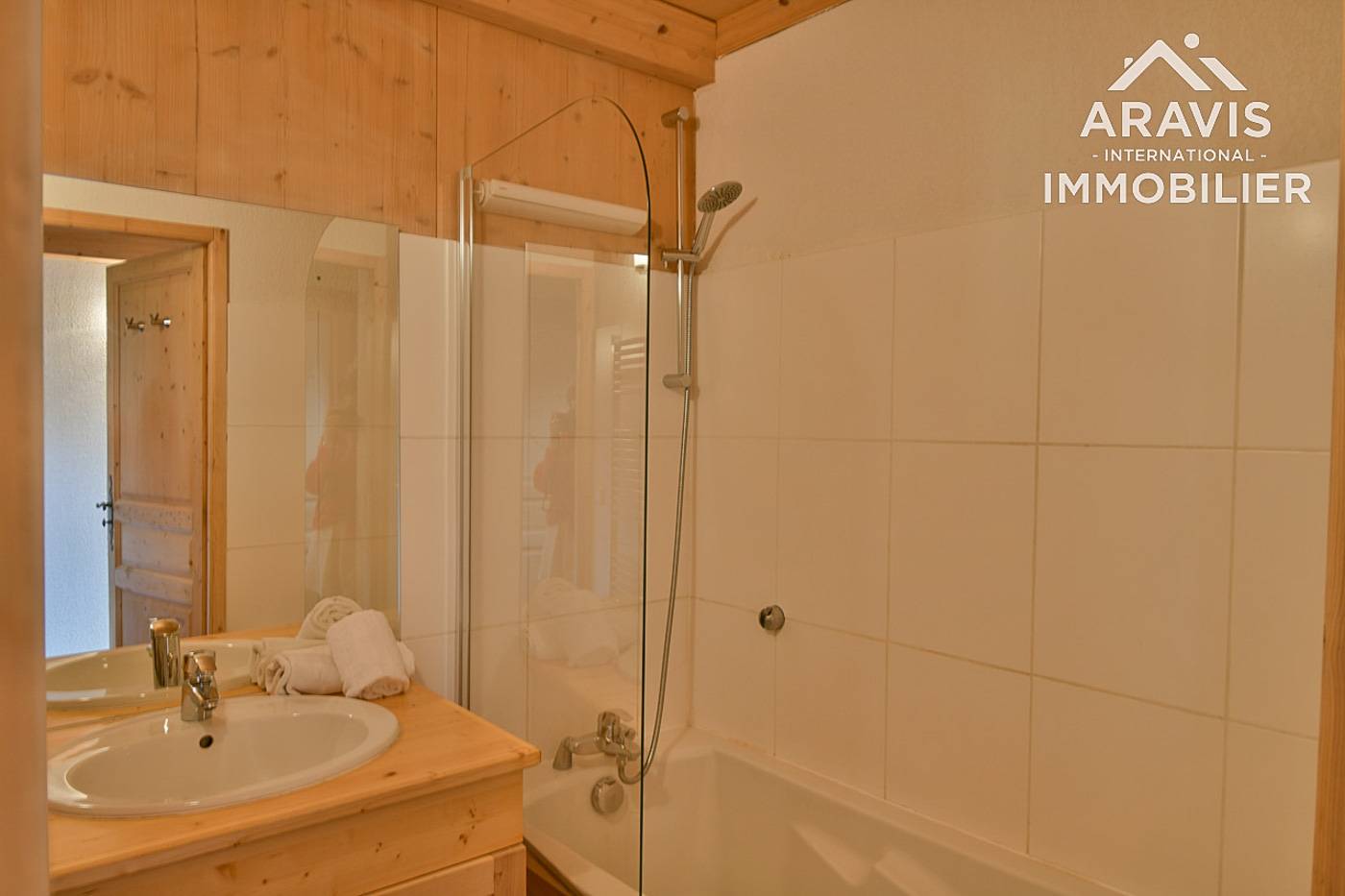 _clients_227445001_photos_141k_4636500