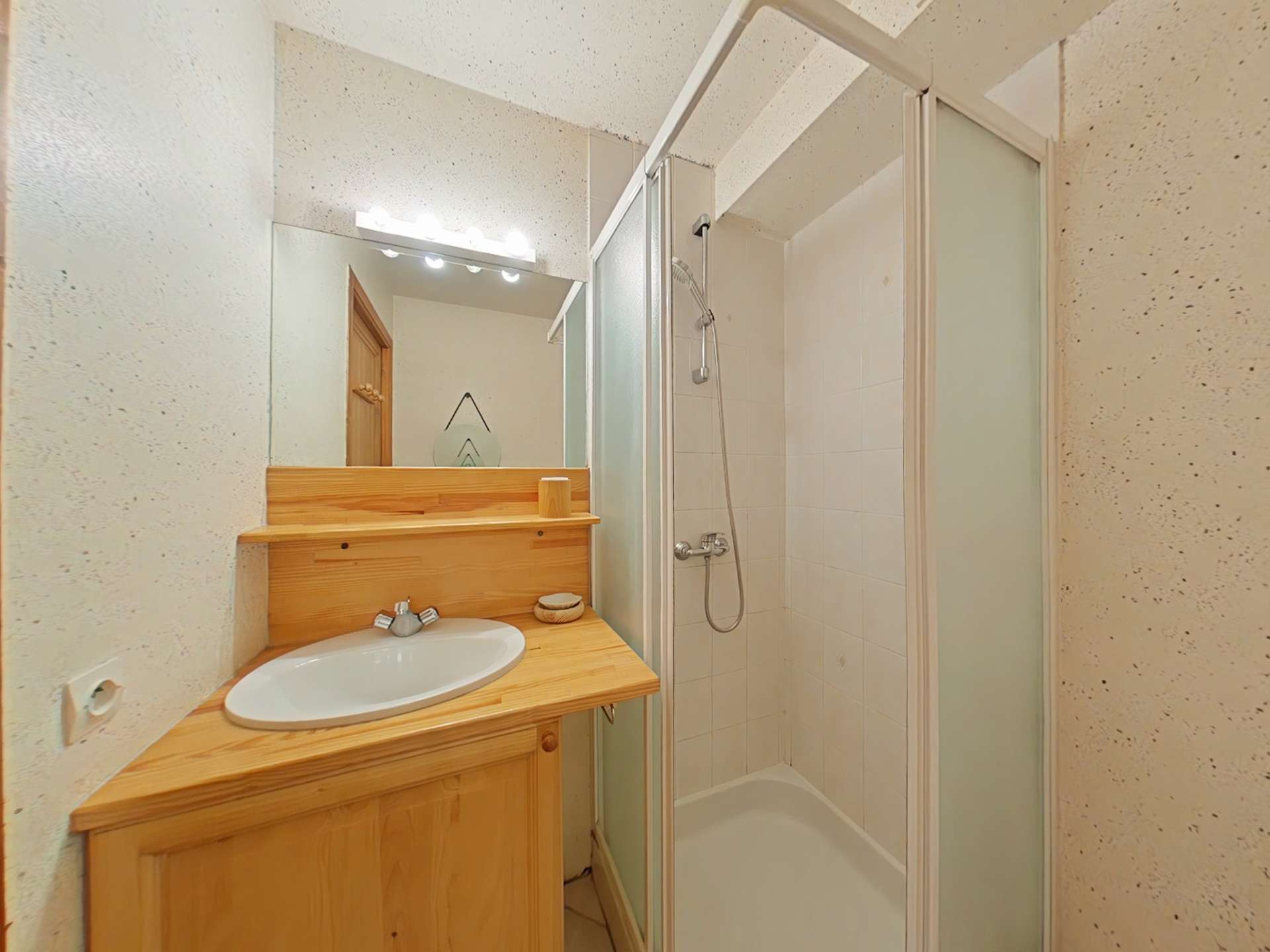 _clients_227445002_photos_9900j_3925480