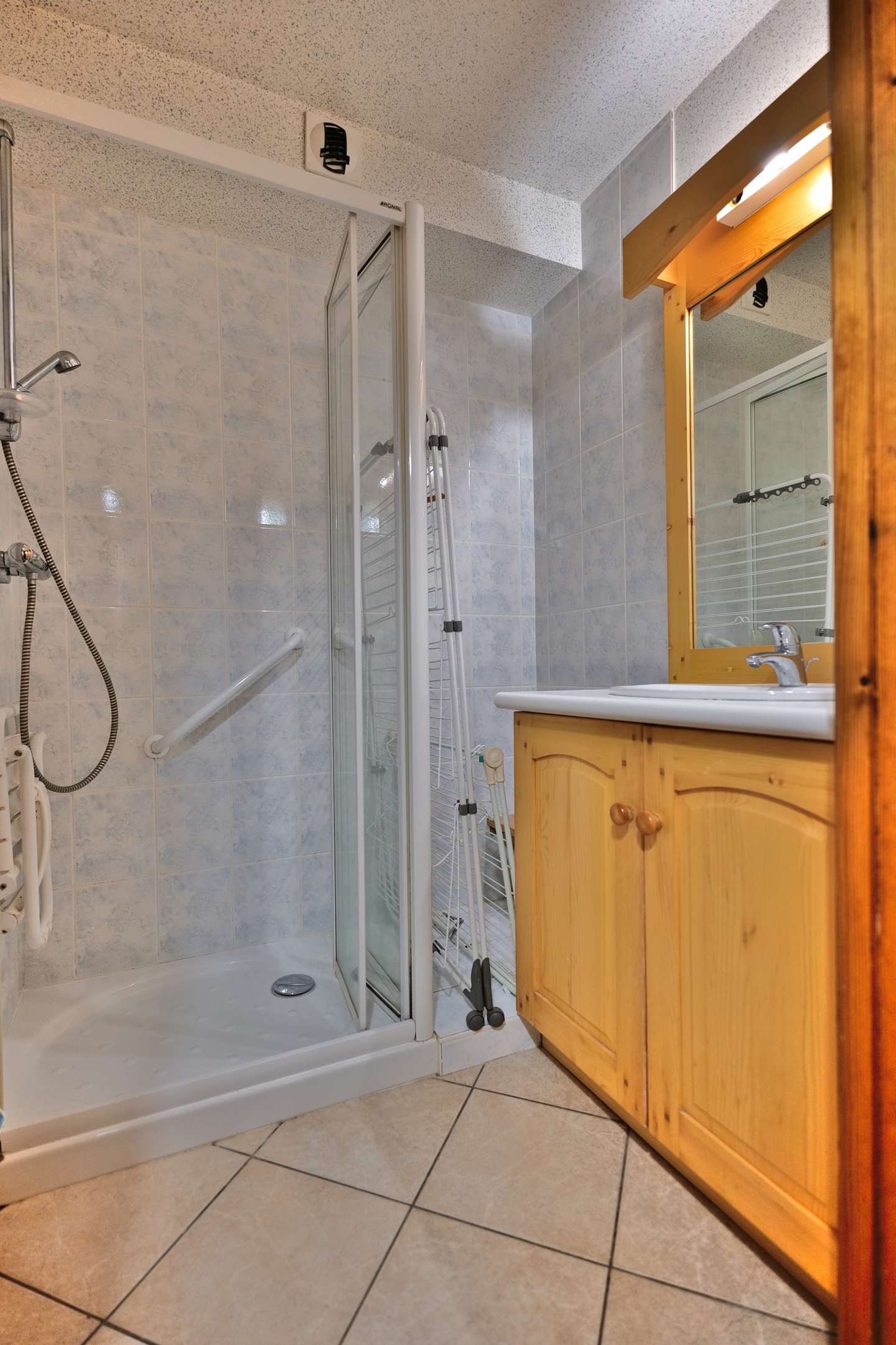 _clients_227445005_photos_64j_5939616