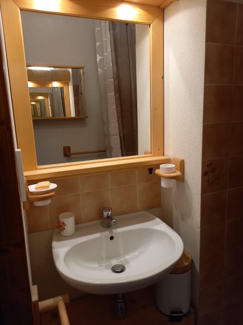 20201217-092334-277695 20201217-092334-277695