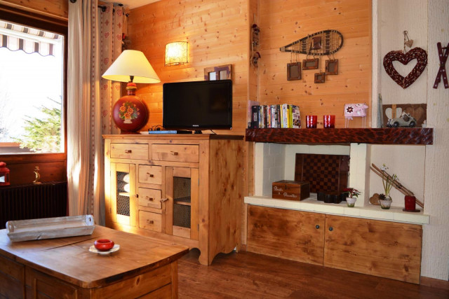 Séjour avec télévision/Living room with a television-Dodes-Le Grand-Bornand Séjour avec télévision/Living room with a television-Dodes-Le Grand-Bornand