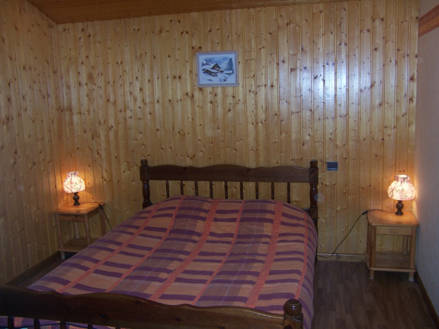 Chambre avec lit double/Bedroom with a double bed-Charvin n°2-Le Grand-Bornand Chambre avec lit double/Bedroom with a double bed-Charvin n°2-Le Grand-Bornand
