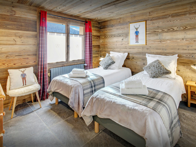 Chalet Alyssum - © OVO Network Chalet Alyssum
