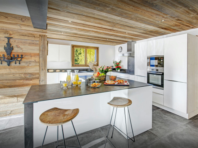 Chalet Alyssum - © OVO Network Chalet Alyssum