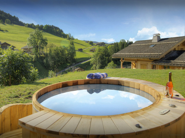 Chalet Tolar - © OVO Network Chalet Tolar