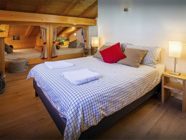 Chalet Tolar - © OVO Network Chalet Tolar