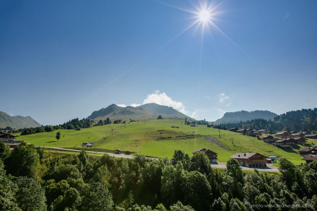 Vue depuis l'appartement été/View from the apartment summer-Androsace n°4-Le Grand-Bornand Vue depuis l'appartement été/View from the apartment summer-Androsace n°4-Le Grand-Bornand