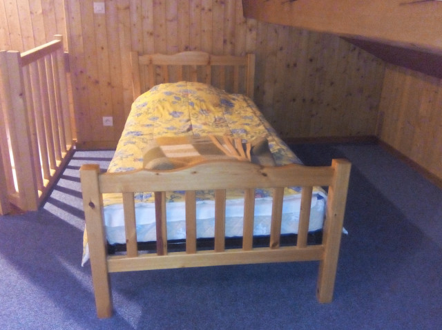 Mezzanine avec lit simple/Mezzanine with a single bed-Chalet Pollet-Le Grand-Bornand Mezzanine avec lit simple/Mezzanine with a single bed-Chalet Pollet-Le Grand-Bornand