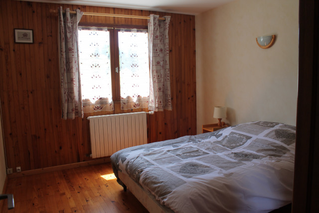 Chambre avec lit double/Bedroom with a double bed-Fleur des Alpes n°5-Le Grand-Bornand Chambre avec lit double/Bedroom with a double bed-Fleur des Alpes n°5-Le Grand-Bornand