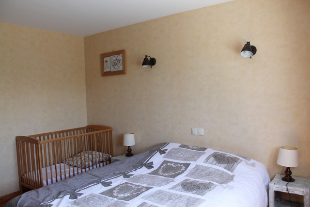 Chambre avce it double/Bedrooom with a double bed-Fleur des Alpes n°5-Le Grand-Bornand Chambre avce it double/Bedrooom with a double bed-Fleur des Alpes n°5-Le Grand-Bornand
