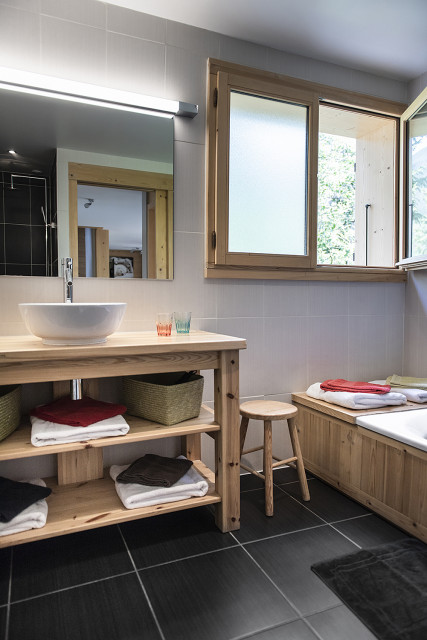 Salle de bains/Bathroom - Coeur de Samance n° 2 - Le Grand-Bornand Salle de bains/Bathroom - Coeur de Samance n° 2 - Le Grand-Bornand