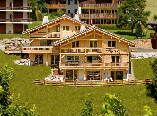 Chalet de l'extérieur - © SARL Les Congères Chalet de l'extérieur