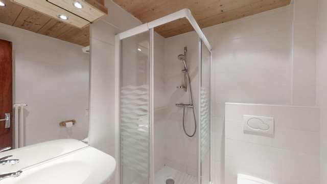 Salle de bains / Bathroom - Cossires n° 6 - Le Grand-Bornand Salle de bains / Bathroom - Cossires n° 6 - Le Grand-Bornand