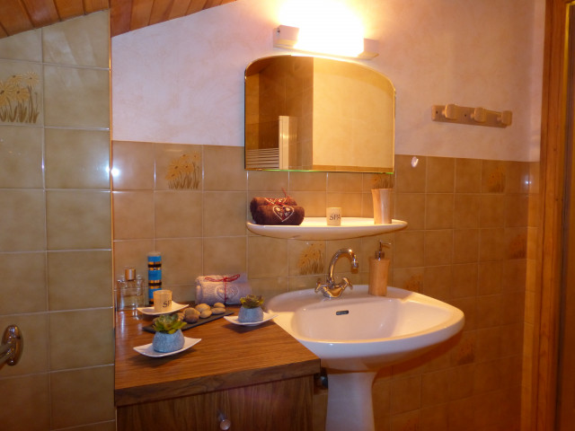 Salle de bain / Bathroom - Lou R'Bat Pays (Aravis) - Le Grand-Bornand Salle de bain / Bathroom - Lou R'Bat Pays (Aravis) - Le Grand-Bornand