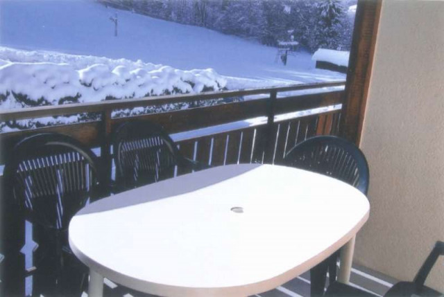 Balcon avec salon de jardin/Balcony with garden furniture-Charvin n°1-Le Grand-Bornand Balcon avec salon de jardin/Balcony with garden furniture-Charvin n°1-Le Grand-Bornand