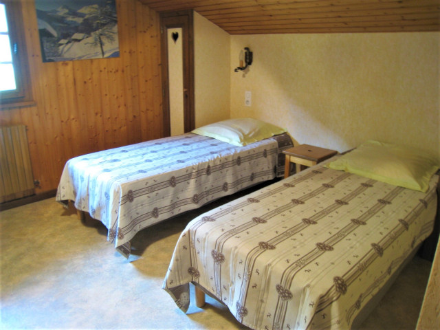 Chambre avec lits simples/Bedroom with single beds-Bris'orage-Le Grand-Bornand Chambre avec lits simples/Bedroom with single beds-Bris'orage-Le Grand-Bornand