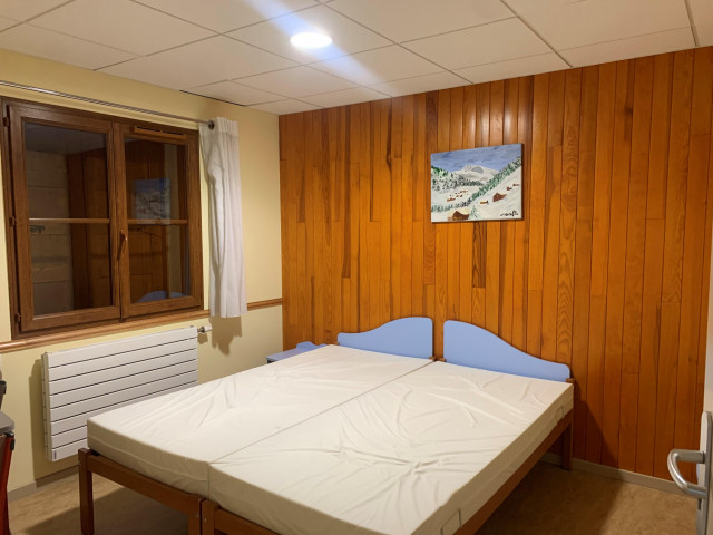 Chambre Jalouvre chalet collectif hermitage village le grand bornand