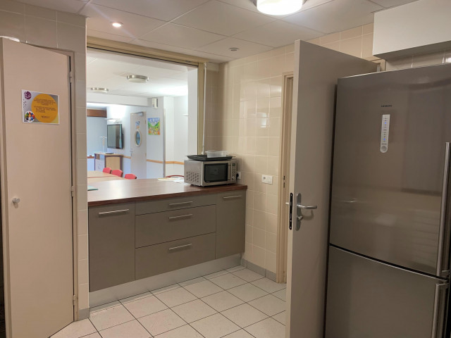 Cuisine 2 chalet collectif hermitage village le grand bornand