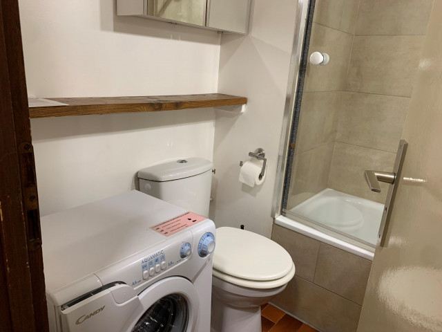 salle-de-bains-3725850 salle-de-bains-3725850