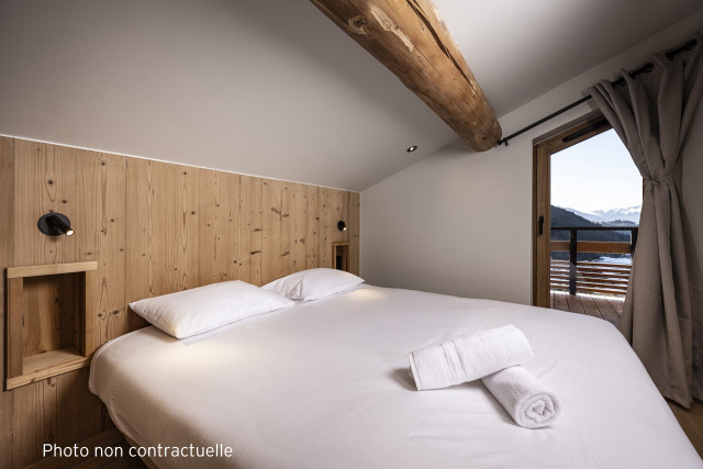 t3-e02-2-scaled-5005654