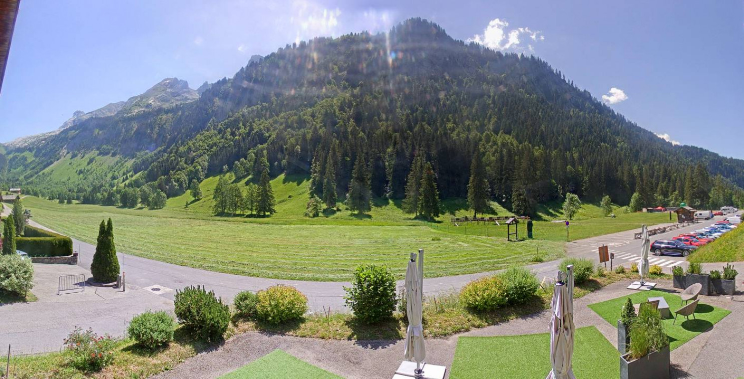 Webcam Le Grand-Bornand - Auberge Nordique Lormay - 1200 m